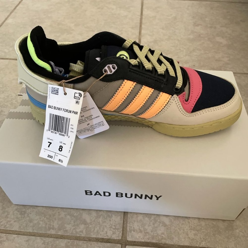 BAD BUNNY X FORUM POWERPHASE 'CATCH AND THROW'